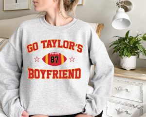 Vintage Go Taylors Boyfriend Sweatshirt, Retro Travis Kelce T-Shirt, Kelce 87 Shirt, Kansas City Football Shirt, Football Fan Gifts