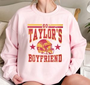 Retro Go Taylors Boyfriend Sweatshirt, Vintage Travis Kelce T-Shirt, Taylor Football Shirt, Taylor Fan Gifts, Eras Tour, Taylor and Travis