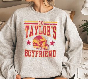 Retro Go Taylors Boyfriend Sweatshirt, Vintage Travis Kelce T-Shirt, Taylor Football Shirt, Taylor Fan Gifts, Eras Tour, Taylor and Travis