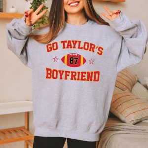 Vintage Go Taylors Boyfriend Sweatshirt, Retro Travis Kelce T-Shirt, Kelce 87 Shirt, Kansas City Football Shirt, Football Fan Gifts