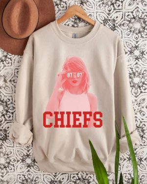 Taylor Swift Cheers On Travis Kelce At Kansas City Chiefs Game Sweatshirt Music